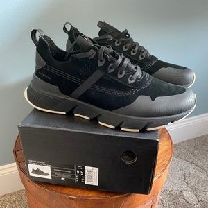 Men’s Sorel Kinetic Rush WP Sneakers NWT